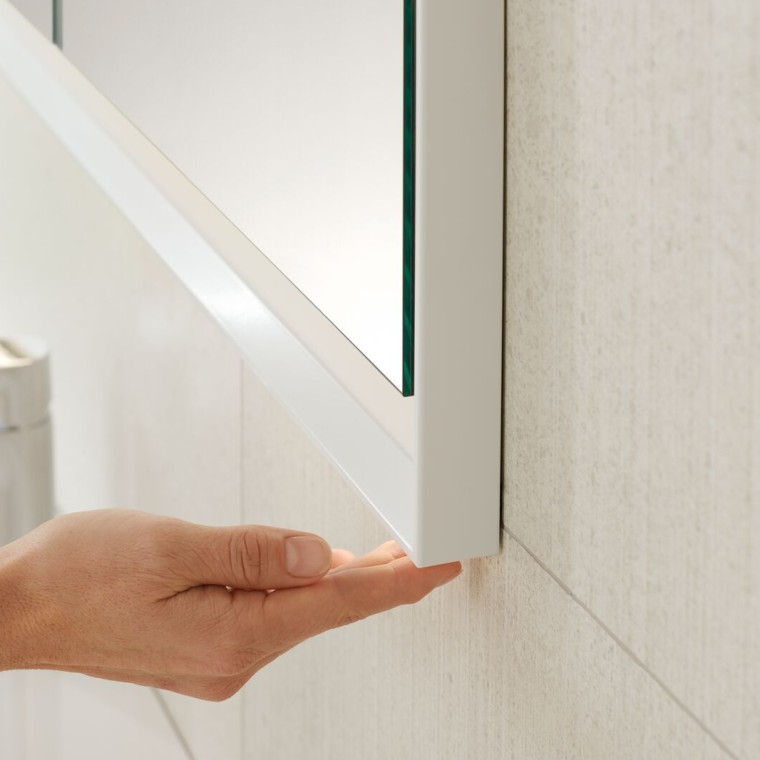 Geberit ONE'i peegelkapi lihtne kasutamine Geberit ONE'i peegelkapi lihtne kasutamine