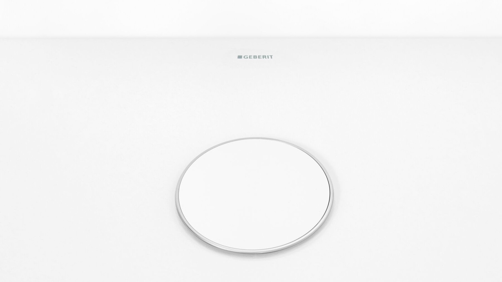 Valge äravoolu kate diskreetse kroomitud äärisega Valge äravoolu kate diskreetse kroomitud äärisega