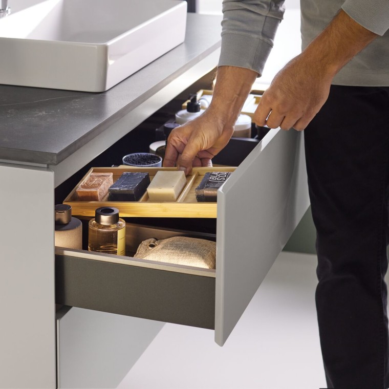 Geberit ONE valamukapp organiseerimissüsteemiga Geberit ONE valamukapp organiseerimissüsteemiga