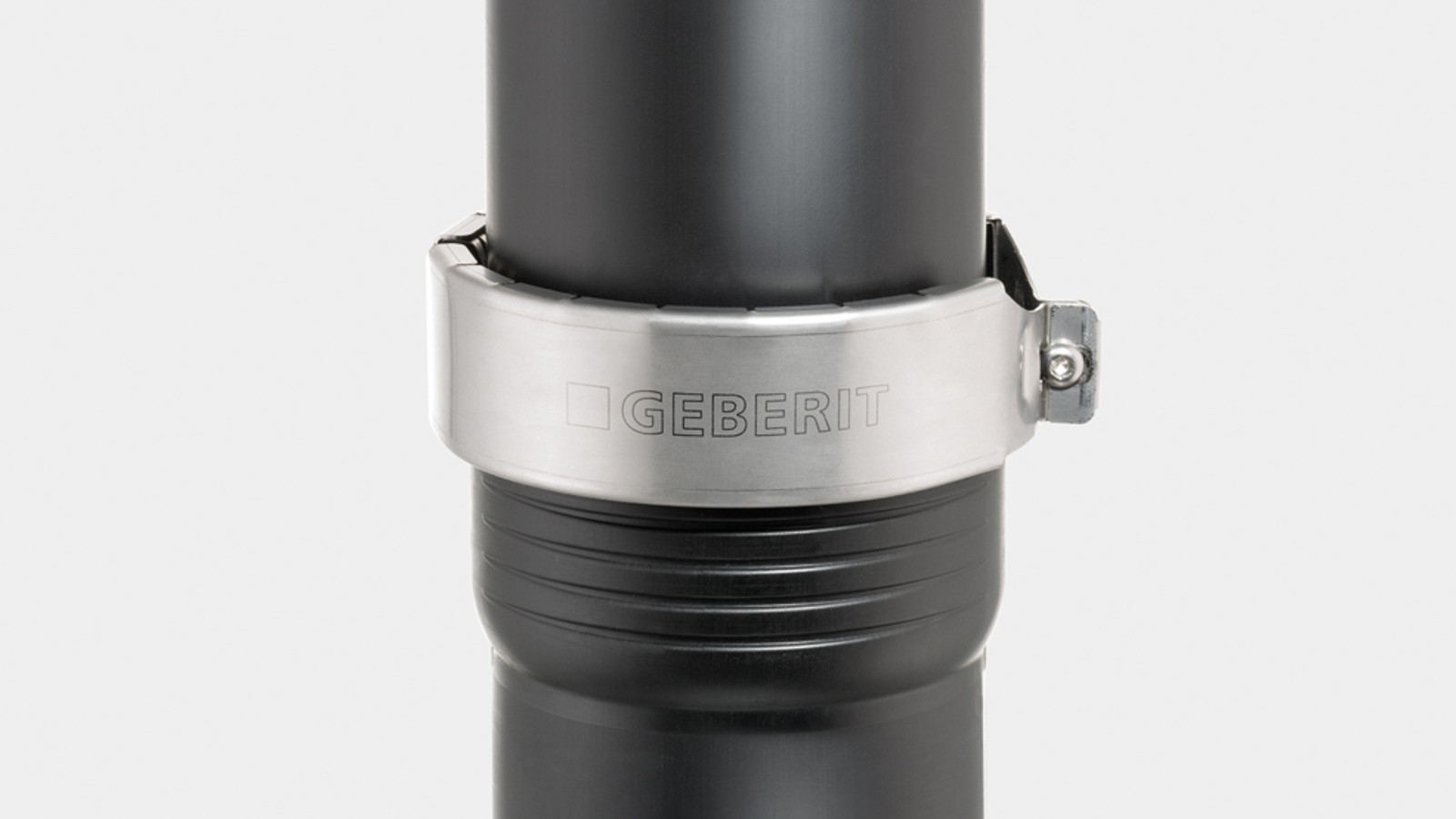 Silent-Pro PushFit-ühendus talub Geberit'i kinnitushaaratsiga kuni 2-baarist sisesurvet
