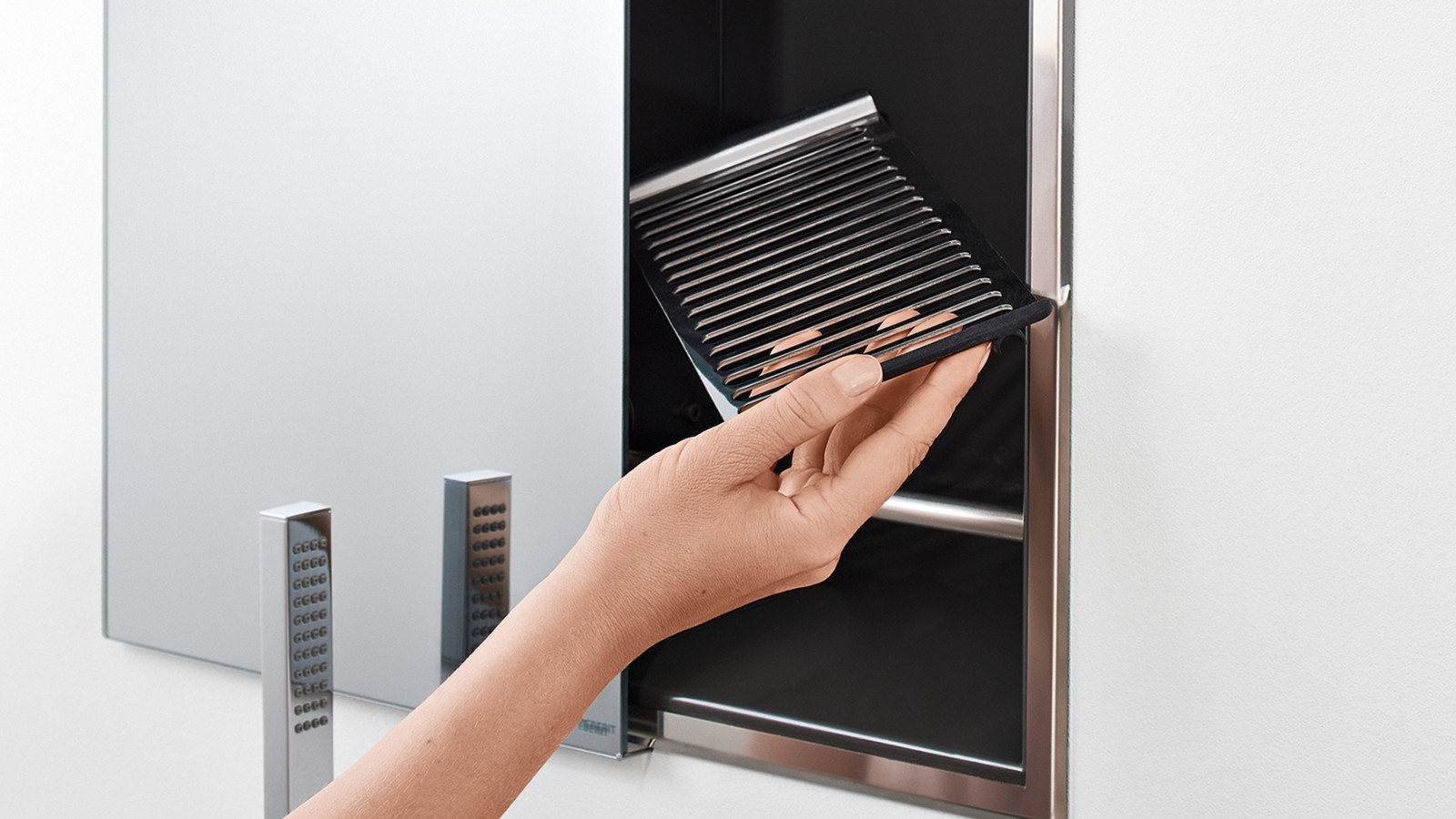 Geberit ONE’i dušilahendused niši hoiuboksiga