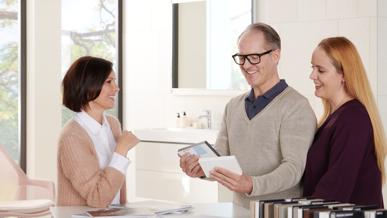 Kliendid vannitoanäitusel Kliendid vannitoanäitusel