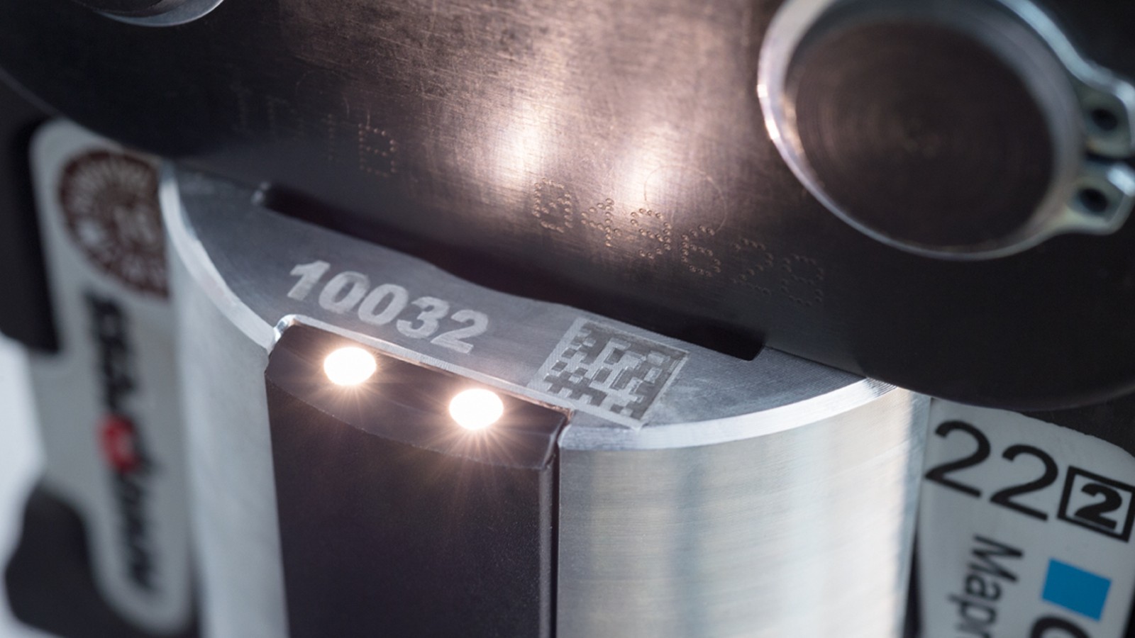 Geberiti pressimistööriist koos pressimiskoha valgustusega tagab hea nähtavuse pimedates nurkades Geberiti pressimistööriist koos pressimiskoha valgustusega tagab hea nähtavuse pimedates nurkades