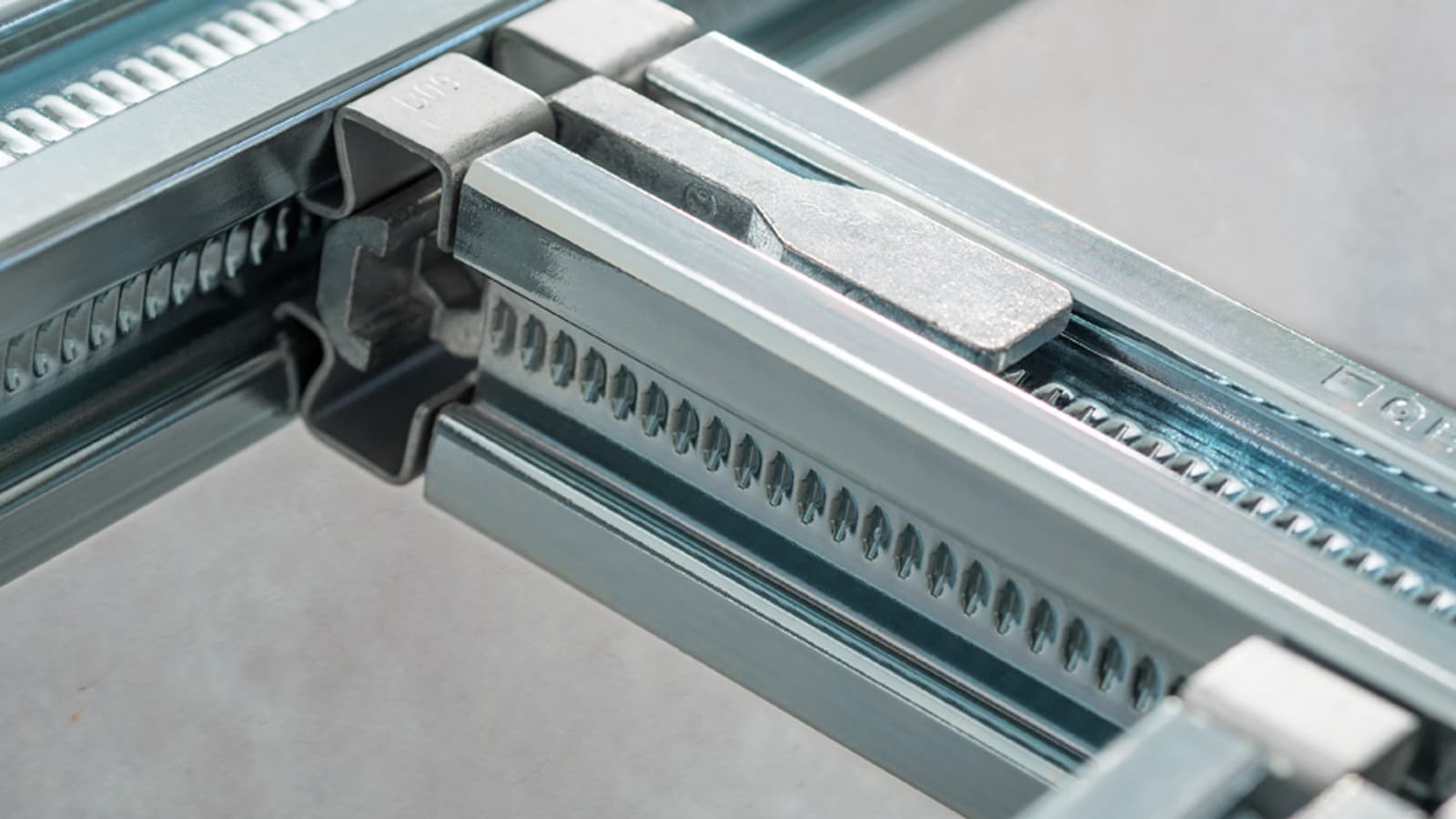 Geberit GIS profiil ja ühenduselement Geberit GIS profiil ja ühenduselement